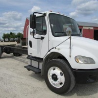 2005 FREIGHTLINER M2 106